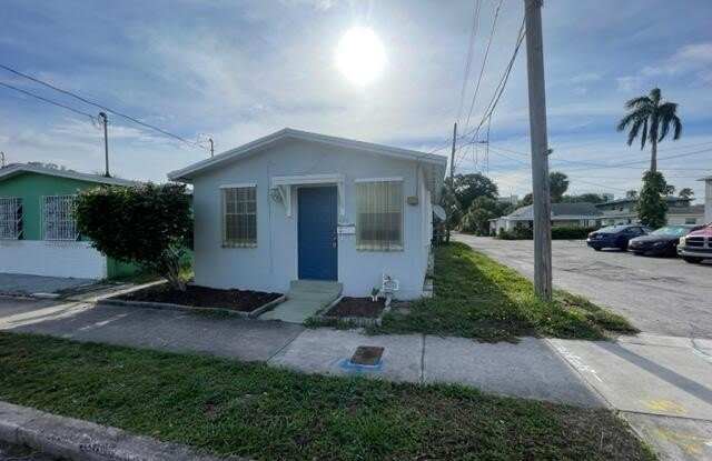 420 DOUGLASS Avenue