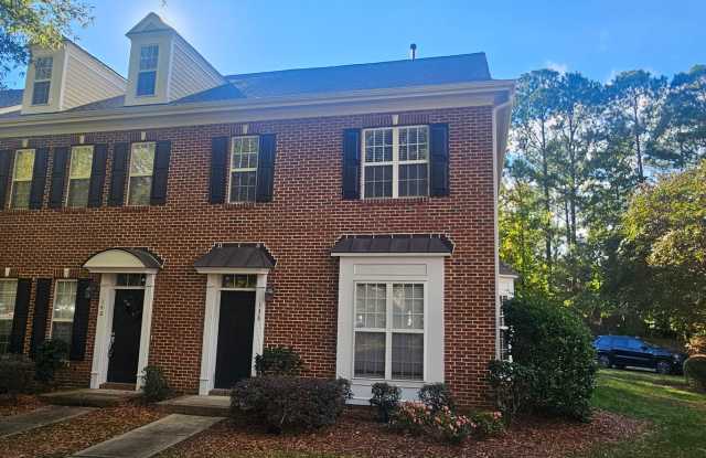 Photo of Darling 2br/2.5ba end unit townhome in Excellent Holly Springs community, available Now!