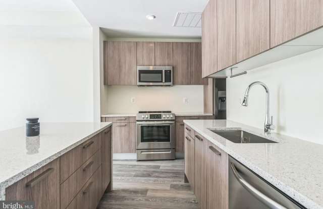 1108 S HIGHLAND STREET