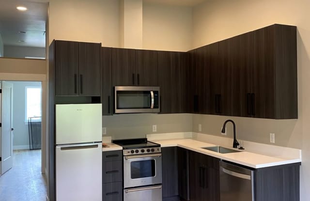 Stylish 1BD Condo with Modern Finishes