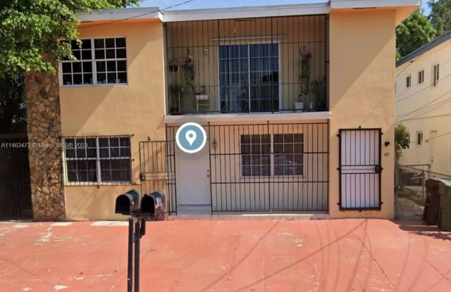 825 SE 12th St - 825 Southeast 12th Street, Hialeah, FL 33010