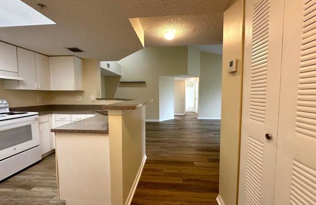 8965 W Okeechobee Rd