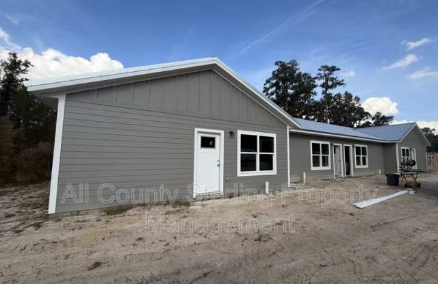 1418 SE Magnolia Loop