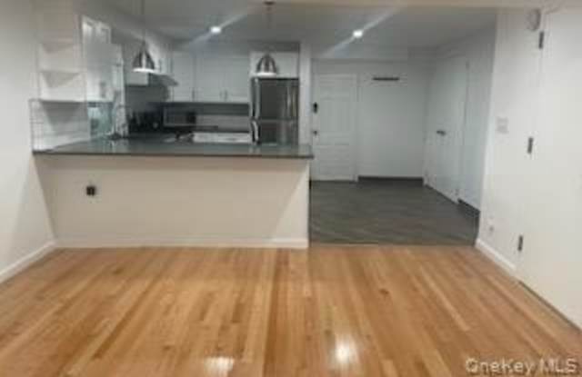 Photo of 175 Forest Avenue