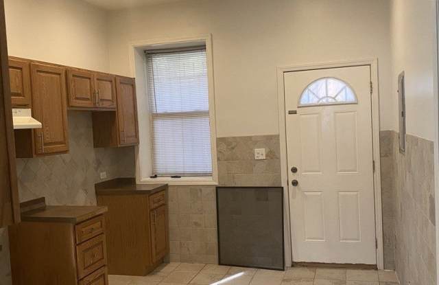 6424 S Morgan Street