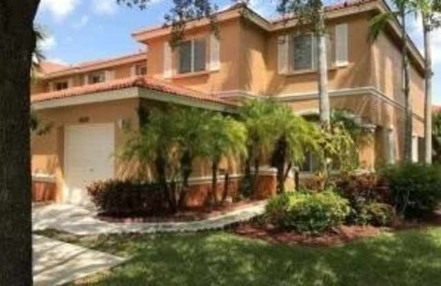 6109 Reynolds Street