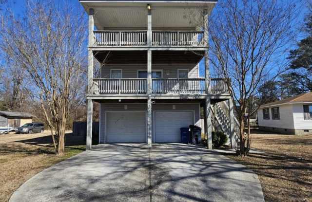 Gorgeous, Newly Renovated, 4 Bedroom Home Downtown!