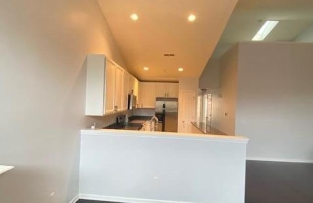 119 W Oakbrook Drive