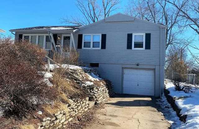 Photo of 5607 N 68th St, Omaha, NE 68104