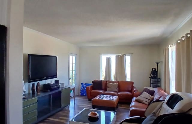 1641 Sunset Cliffs Blvd