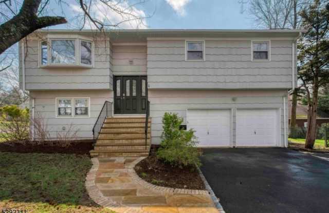 1 Lavina Ct