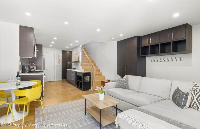 250 S Original Street unit: B