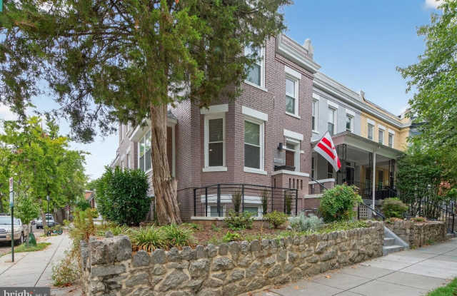 Photo of 1014 10TH Street NE unit: 1