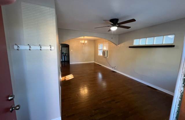 Charming 4BR Duplex in Greeley