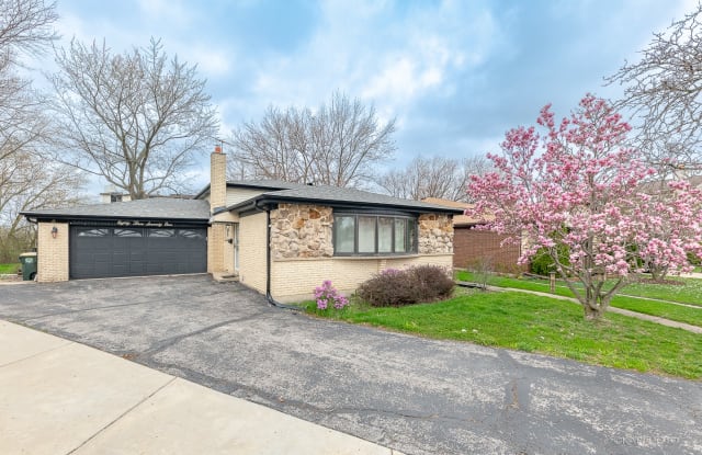 8371 West Kay Street - 8371 West Kay Street, Niles, IL 60714