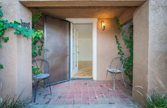 Photo of 2339 Norwalk Ave