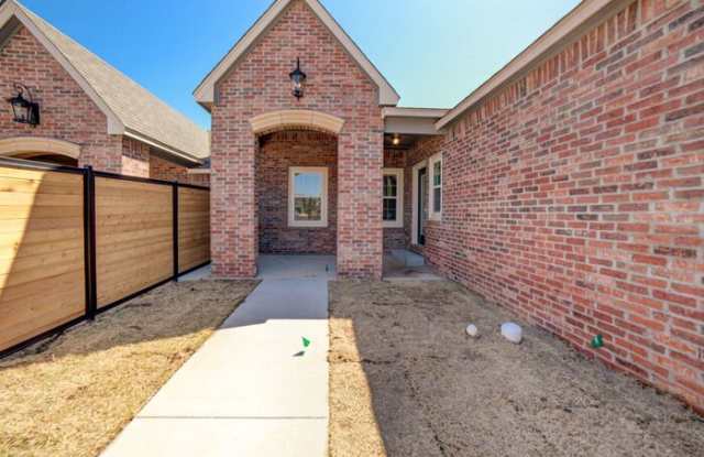 7720 South Chestnut Avenue