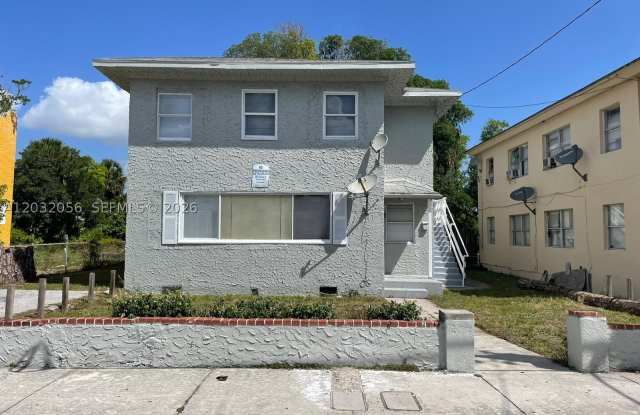 817 4th St