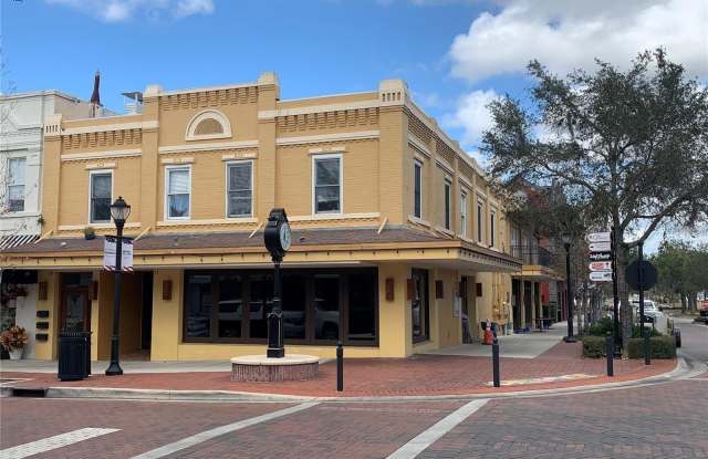 Photo of 118 N EUSTIS STREET