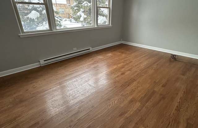 Photo of 7624 N Milwaukee Ave