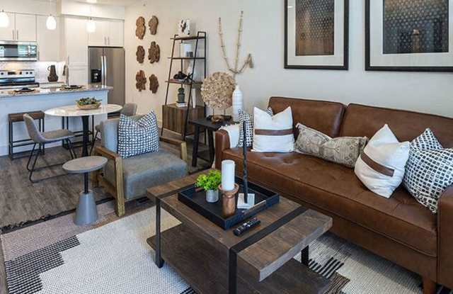 Lakecrest Apartments