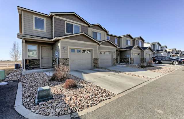 3 Bedroom 2 1/2 Bath Townhome in Wellington