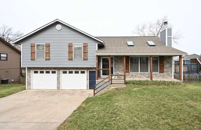 7704 Northwest 86th Street