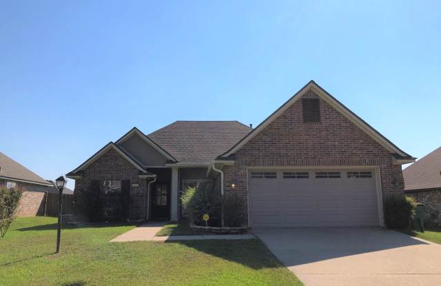 Close to Barksdale Air Force Base... You do not want to Miss this one!!