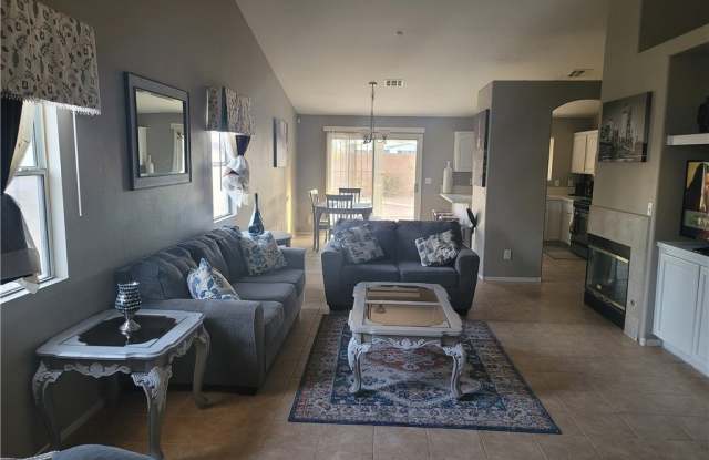 915 Villa Grove Avenue