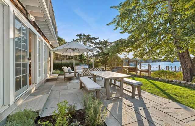 15 NORTON PL