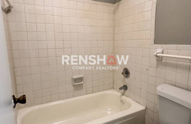 3228 S Mendenhall Rd 2b