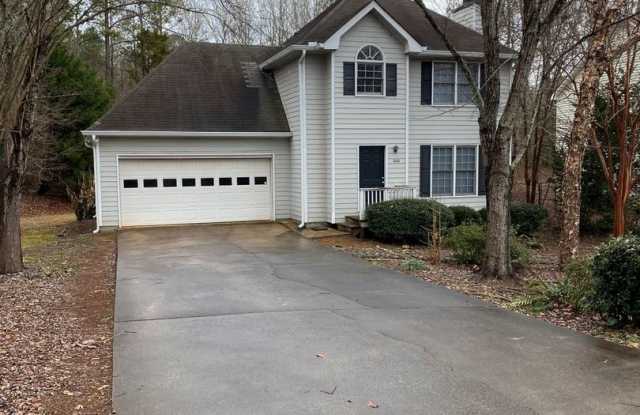 Wonderful 3 bedroom/2.5 bathroom House with 2 Car Garage in Snapfinger!