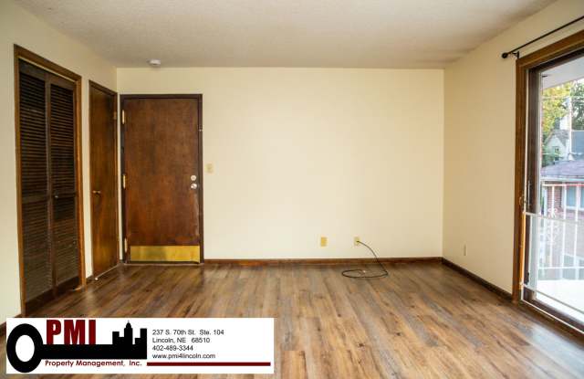2 Bedroom and 1 Bathroom Apartment Available For Rent!