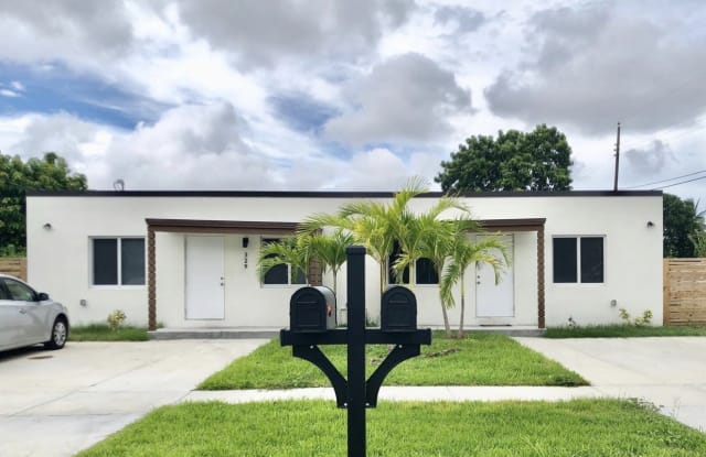 329 NE 172nd St - 329 NE 172nd St, North Miami Beach, FL 33162