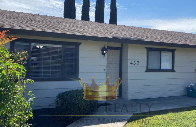 437 East Roosevelt Avenue - 437 East Roosevelt Avenue, Tulare, CA 93274