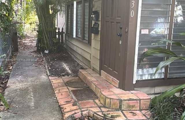 Photo of 2430 SW 25th Ter