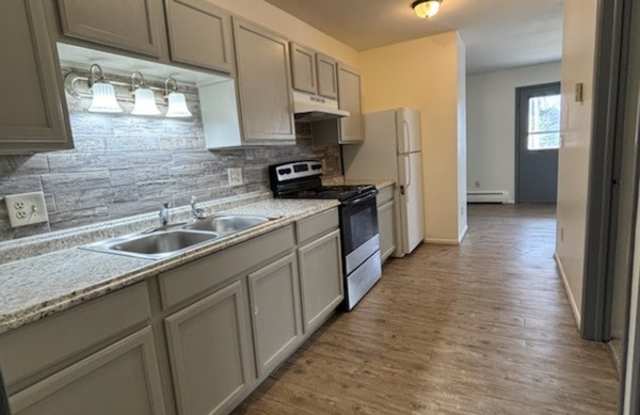 724 Waskin Drive Apt B