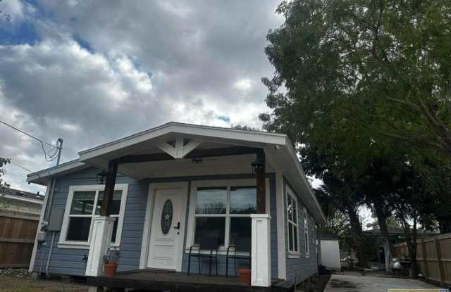 Photo of 65 Calle Real