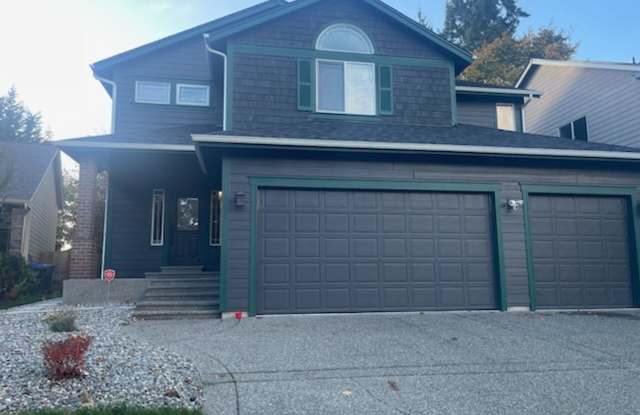 Updated Spacious Home In Puyallup!