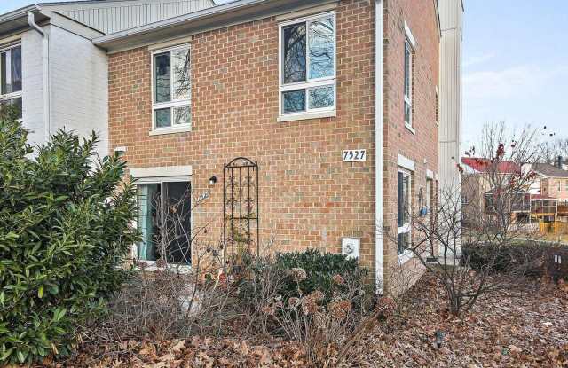 Photo of 7527 BROKEN STAFF