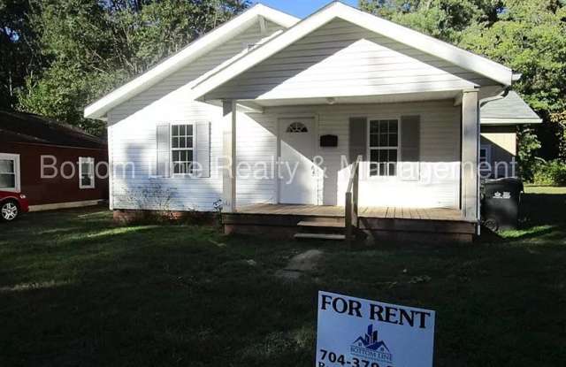 Room in 3 Bedroom Home at Plainview Rd photos photos