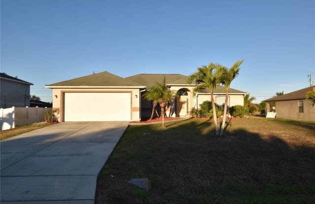 1010 SW 10TH PLACE - 1010 Southwest 10th Place, Cape Coral, FL 33991