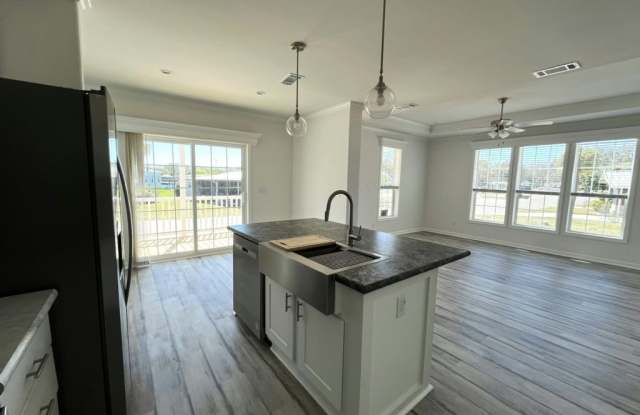 115 North Lake Drive, #804