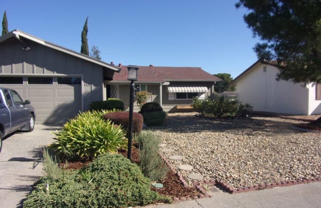 113 Lassen Circle Vacaville, CA  95687 - 113 Lassen Circle, Vacaville, CA 95687