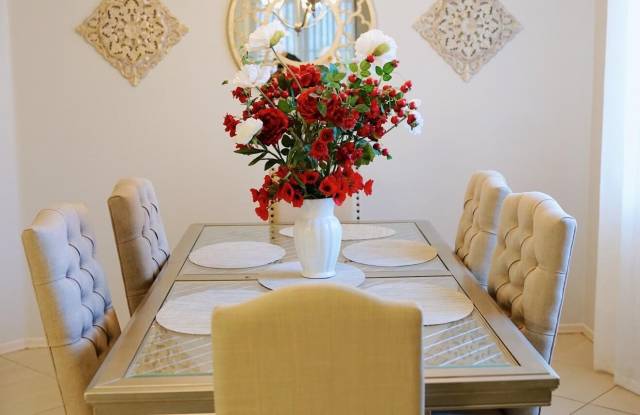 9506 W HAZELWOOD Street