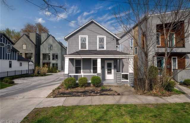 2471 Tremont Avenue