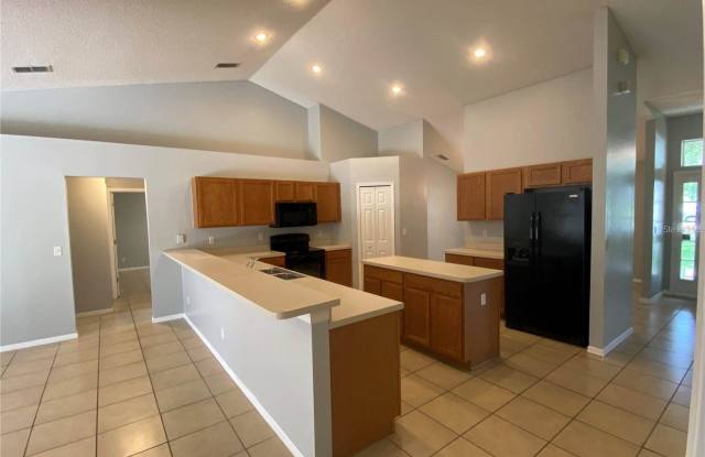 1844 Summit Oak Circle