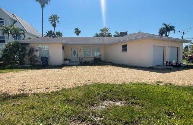 501 161ST AVENUE - 501 161st Avenue, Redington Beach, FL 33708