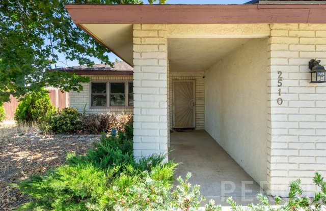 2510 East Devonshire Avenue