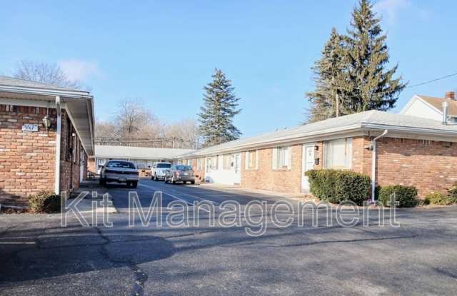 Photo of 5517 Douglas